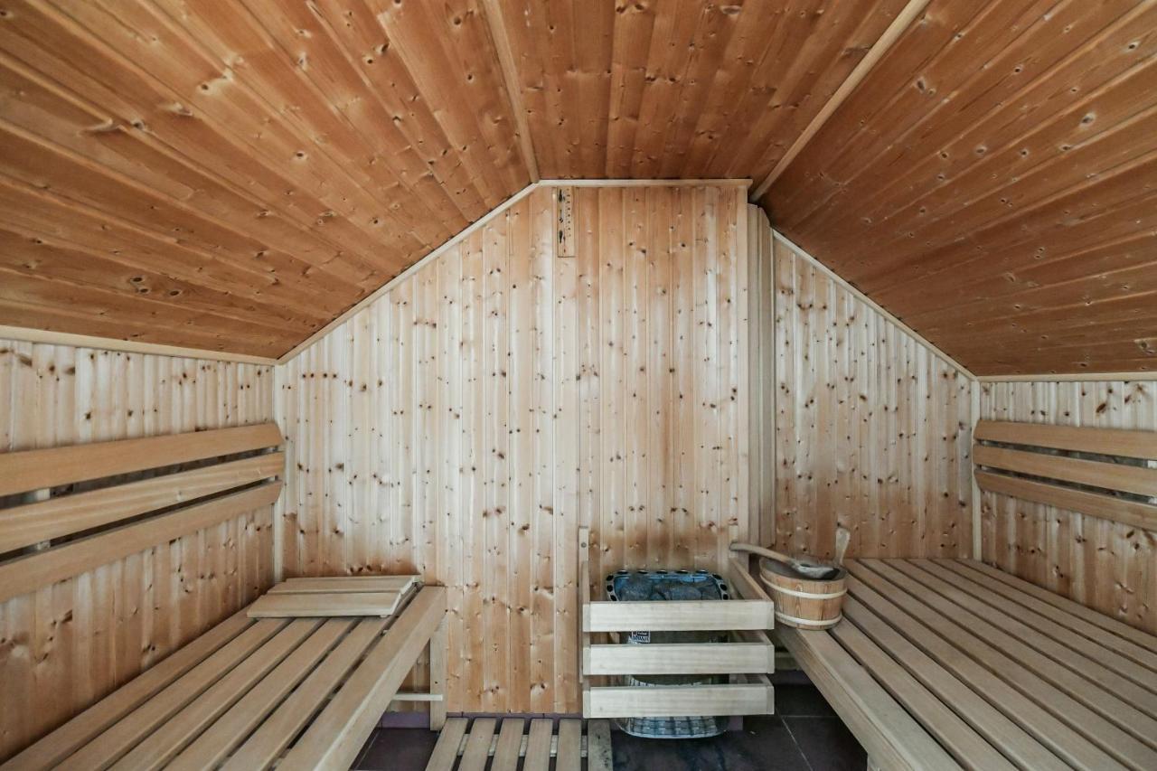 Luxury Penthouse With Sauna, Terrace, 250m2, 5bdrm, 3bthrm Appartement