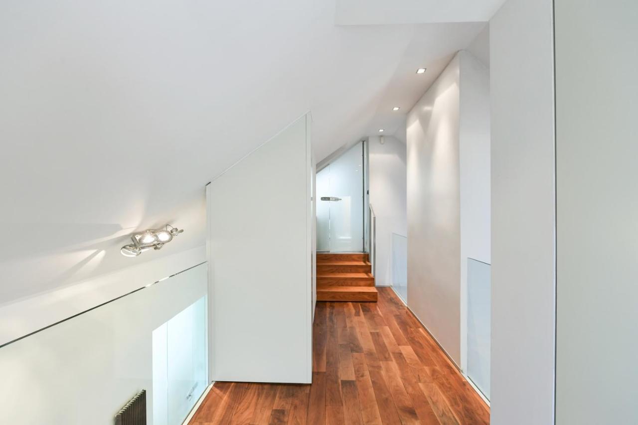 Appartement Luxury Penthouse With Sauna, Terrace, 250m2, 5bdrm, 3bthrm *